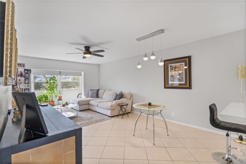 Condo in Margate, Florida, 2 bedrooms  № 1698440 - photo 3