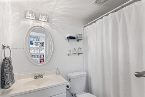Condo in Margate, Florida, 2 bedrooms  № 1698440 - photo 21