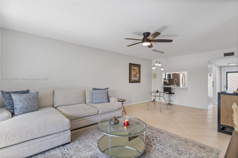 Condo in Margate, Florida, 2 bedrooms  № 1698440 - photo 7