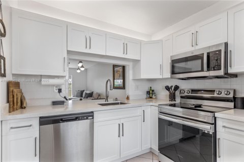 Condo in Margate, Florida, 2 bedrooms  № 1698440 - photo 15
