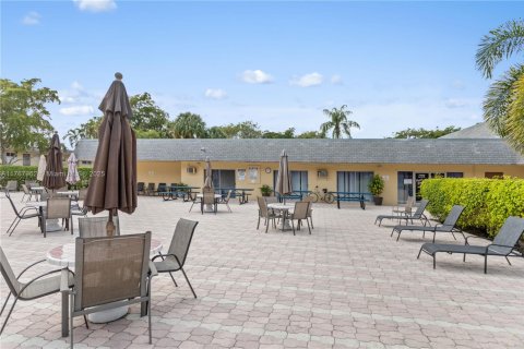Condo in Margate, Florida, 2 bedrooms  № 1698440 - photo 25