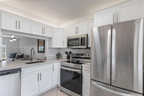 Condo in Margate, Florida, 2 bedrooms  № 1698440 - photo 14