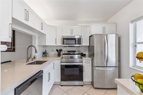Condo in Margate, Florida, 2 bedrooms  № 1698440 - photo 12