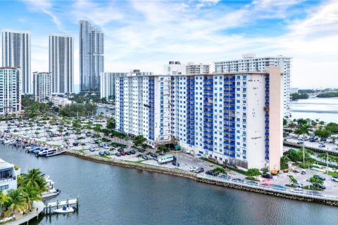 Copropriété à vendre à Sunny Isles Beach, Floride: 1 chambre, 66.89 m2 № 1992401 - photo 7