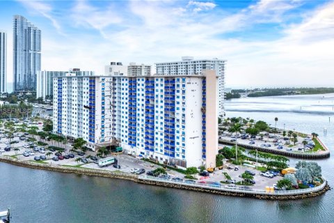 Copropriété à vendre à Sunny Isles Beach, Floride: 1 chambre, 66.89 m2 № 1992401 - photo 5