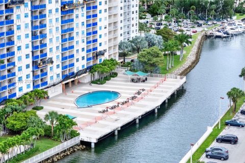 Copropriété à vendre à Sunny Isles Beach, Floride: 1 chambre, 66.89 m2 № 1992401 - photo 3