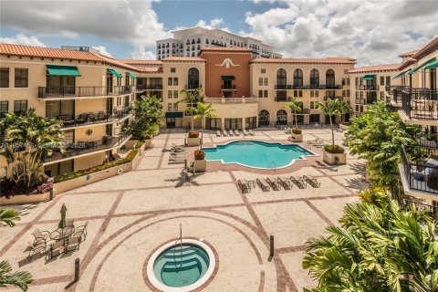 Condo in Coral Gables, Florida, 2 bedrooms  № 2019525 - photo 2