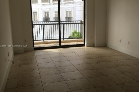 Condo in Coral Gables, Florida, 2 bedrooms  № 2019525 - photo 14