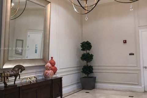 Condo in Coral Gables, Florida, 2 bedrooms  № 2019525 - photo 22