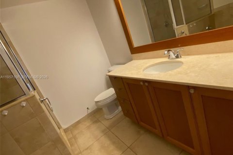 Condo in Coral Gables, Florida, 2 bedrooms  № 2019525 - photo 26