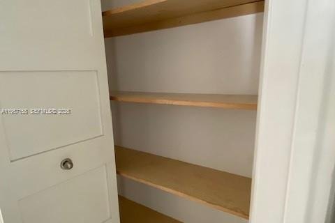 Condo in Coral Gables, Florida, 2 bedrooms  № 2019525 - photo 25