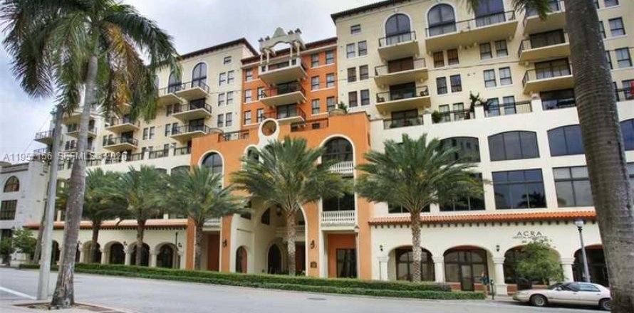Condo in Coral Gables, Florida, 2 bedrooms  № 2019525