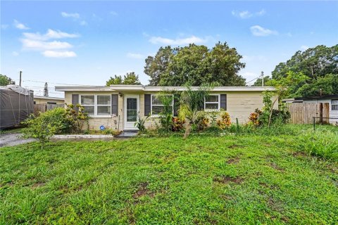 Villa ou maison à vendre à Seminole, Floride: 3 chambres, 111.67 m2 № 2341610 - photo 2