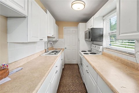 Villa ou maison à vendre à Seminole, Floride: 3 chambres, 111.67 m2 № 2341610 - photo 6