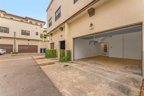 Снять в аренду таунхаус в Дорал, Флорида 4 спальни, 226.5м2, № 2002061 - фото 27