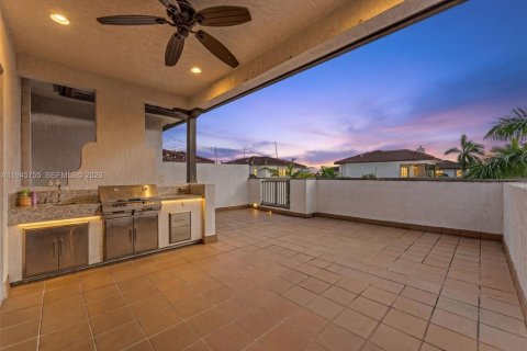 Снять в аренду таунхаус в Дорал, Флорида 4 спальни, 226.5м2, № 2002061 - фото 24