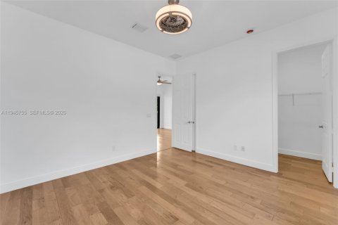 Снять в аренду таунхаус в Дорал, Флорида 4 спальни, 226.5м2, № 2002061 - фото 20