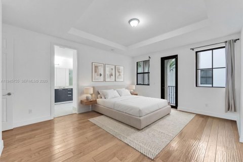 Снять в аренду таунхаус в Дорал, Флорида 4 спальни, 226.5м2, № 2002061 - фото 15