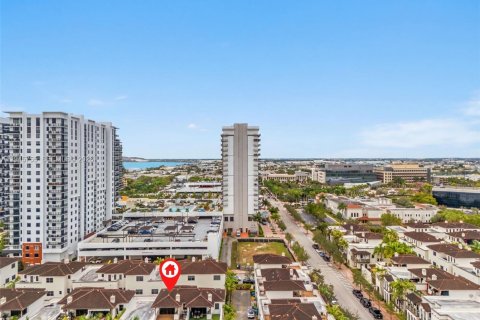 Снять в аренду таунхаус в Дорал, Флорида 4 спальни, 226.5м2, № 2002061 - фото 25