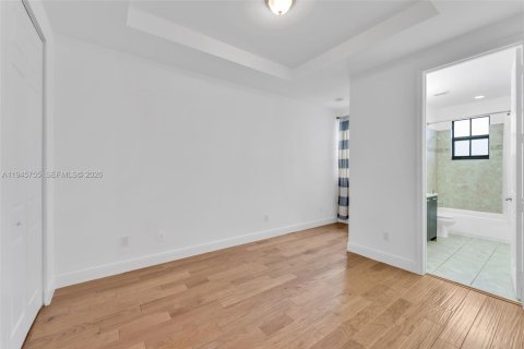 Снять в аренду таунхаус в Дорал, Флорида 4 спальни, 226.5м2, № 2002061 - фото 10