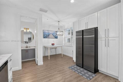 Touwnhouse à vendre à Lake Worth, Floride: 2 chambres, 165.37 m2 № 2244393 - photo 8