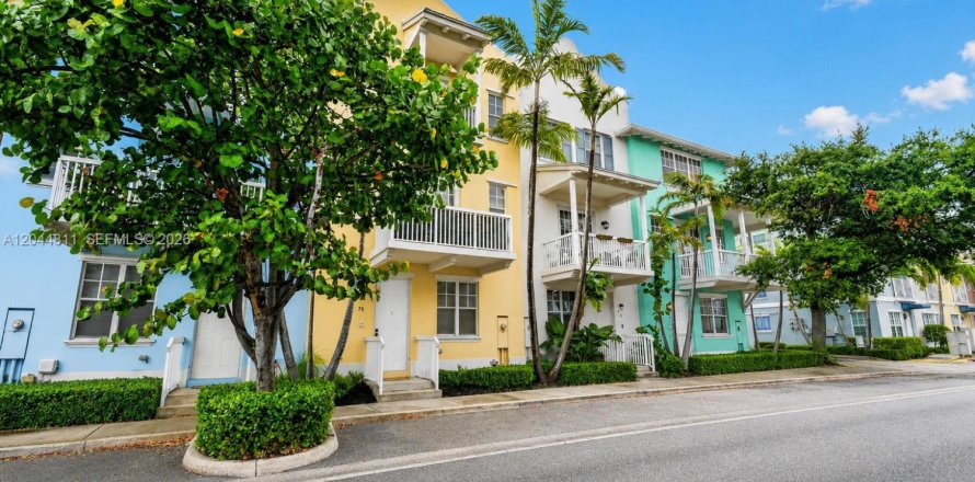 Touwnhouse à Lake Worth, Floride 2 chambres, 165.37 m2 № 2244393