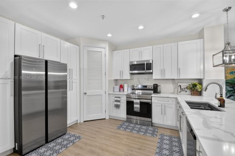 Touwnhouse à vendre à Lake Worth, Floride: 2 chambres, 165.37 m2 № 2244393 - photo 4
