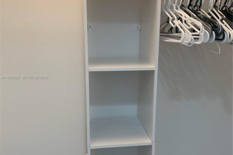 Condo in Doral, Florida, 1 bedroom № 2026930 - photo 14