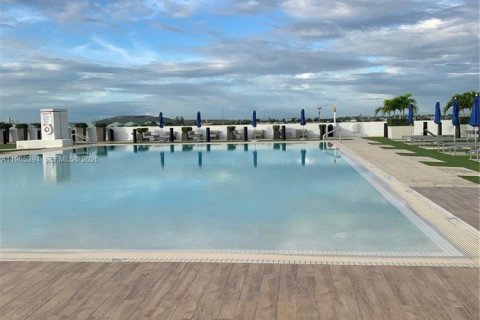 Condo in Doral, Florida, 1 bedroom № 2026930 - photo 19