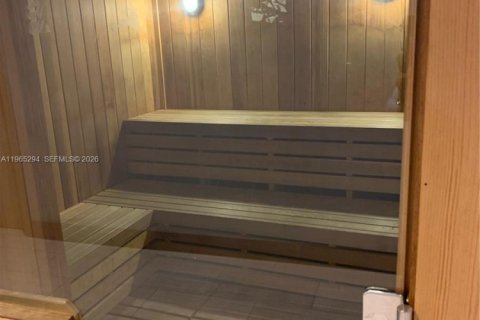 Condo in Doral, Florida, 1 bedroom № 2026930 - photo 25