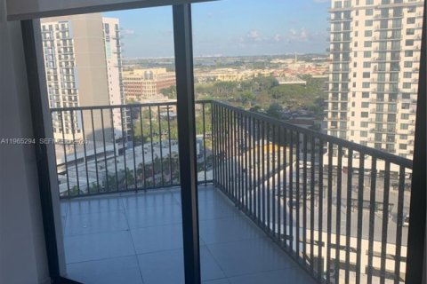 Condo in Doral, Florida, 1 bedroom № 2026930 - photo 15