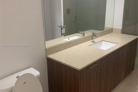 Condo in Doral, Florida, 1 bedroom № 2026930 - photo 9