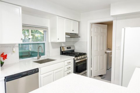 Villa ou maison à Sunrise, Floride 3 chambres, 139.35 m2 № 2030563