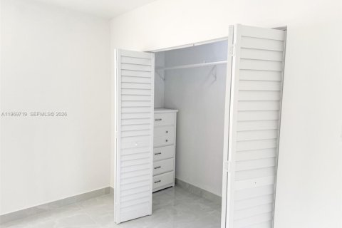 Villa ou maison à louer à Sunrise, Floride: 3 chambres, 139.35 m2 № 2030563 - photo 8