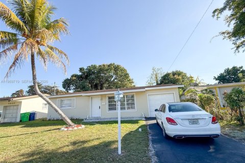 Villa ou maison à louer à Sunrise, Floride: 3 chambres, 139.35 m2 № 2030563 - photo 19