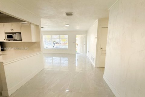 Villa ou maison à louer à Sunrise, Floride: 3 chambres, 139.35 m2 № 2030563 - photo 14