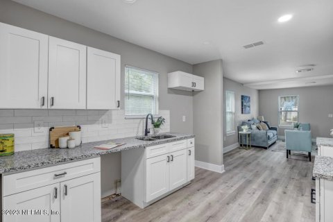 Casa en venta en Jacksonville, Florida, 3 dormitorios, 102.56 m2 № 802256 - foto 1