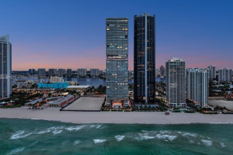 Купить кондоминиум в Санни-Айлс-Бич, Флорида 6 спален, 561.97м2, № 1980236 - фото 30