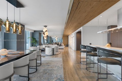 Купить кондоминиум в Санни-Айлс-Бич, Флорида 6 спален, 561.97м2, № 1980236 - фото 8