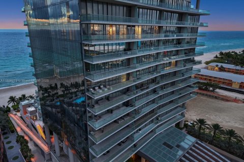 Купить кондоминиум в Санни-Айлс-Бич, Флорида 6 спален, 561.97м2, № 1980236 - фото 27