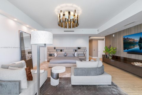 Купить кондоминиум в Санни-Айлс-Бич, Флорида 6 спален, 561.97м2, № 1980236 - фото 18