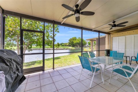 Townhouse in Miami, Florida 3 bedrooms, 147.9 sq.m. № 1787181 - photo 21