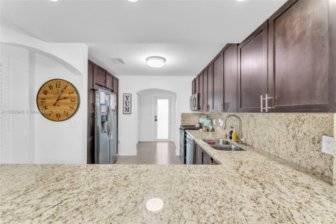 Townhouse in Miami, Florida 3 bedrooms, 147.9 sq.m. № 1787181 - photo 8