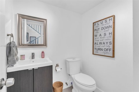 Townhouse in Miami, Florida 3 bedrooms, 147.9 sq.m. № 1787181 - photo 13