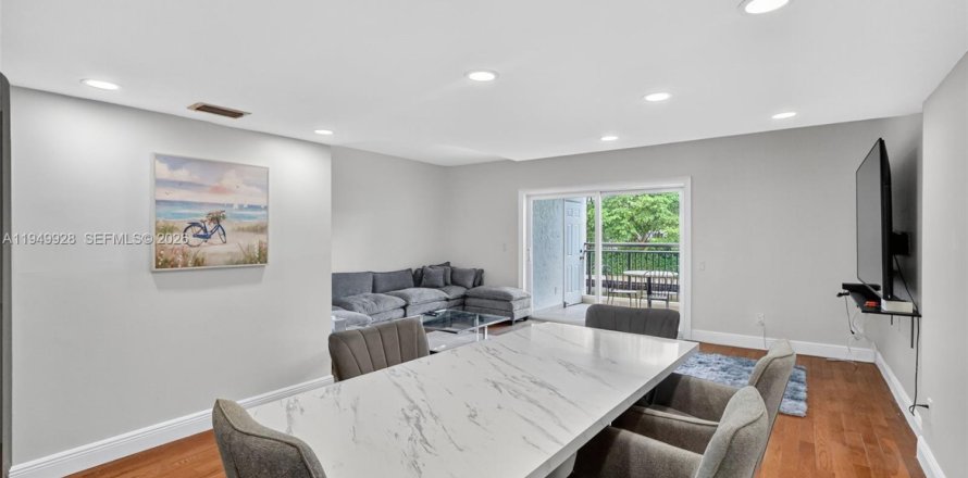 Condo à North Miami Beach, Floride, 2 chambres  № 2007660