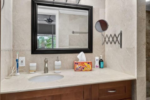 Copropriété à vendre à North Miami Beach, Floride: 2 chambres, 138.89 m2 № 2007660 - photo 11