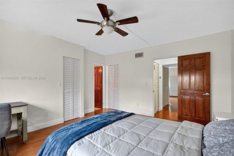 Copropriété à vendre à North Miami Beach, Floride: 2 chambres, 138.89 m2 № 2007660 - photo 6