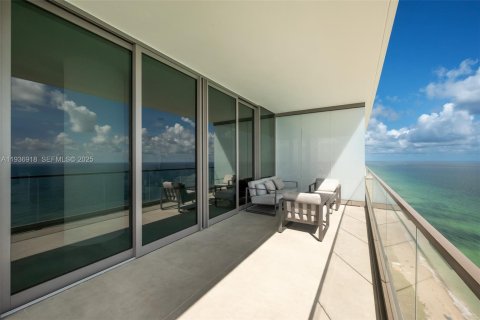 Copropriété à vendre à Hallandale Beach, Floride: 3 chambres, 236.81 m2 № 1994814 - photo 19
