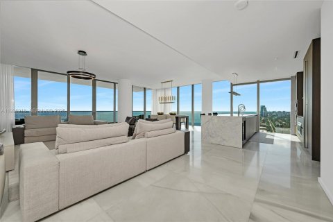 Copropriété à vendre à Hallandale Beach, Floride: 3 chambres, 236.81 m2 № 1994814 - photo 1