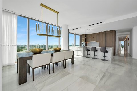 Copropriété à vendre à Hallandale Beach, Floride: 3 chambres, 236.81 m2 № 1994814 - photo 10